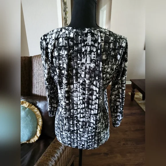 Chico's Ladies Tunic Top - Picture 6 of 9